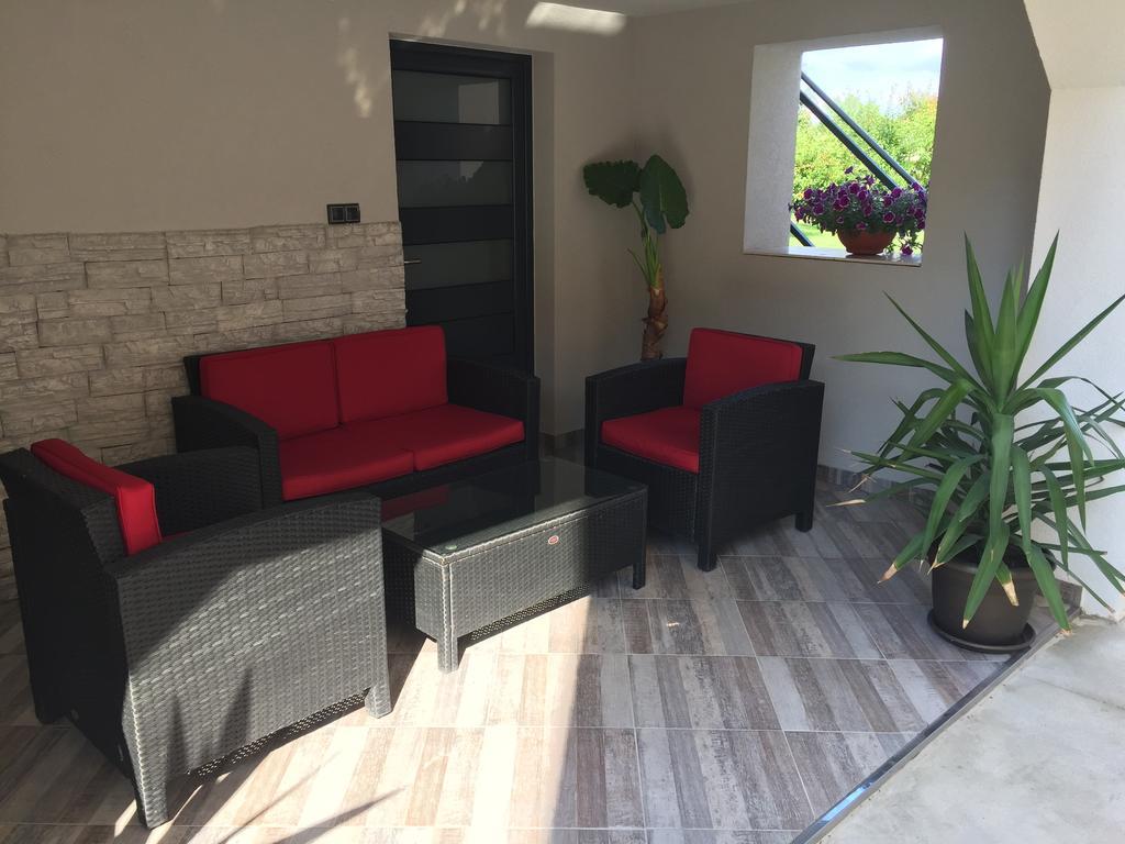 Apartmani Mila Laktasi Ngoại thất bức ảnh