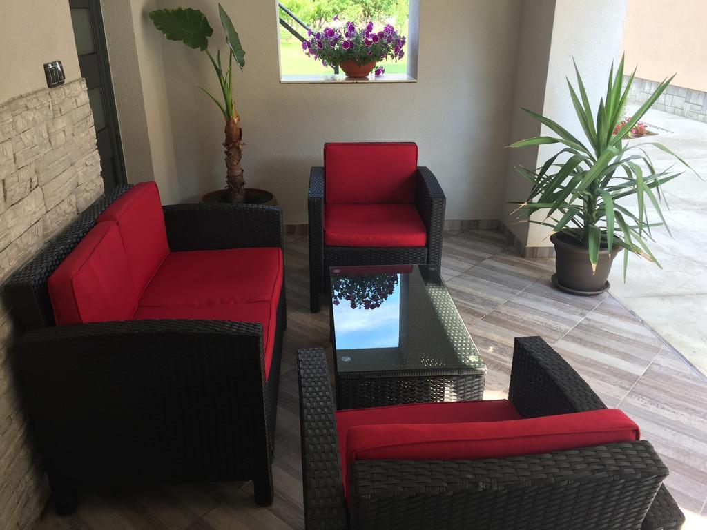 Apartmani Mila Laktasi Ngoại thất bức ảnh