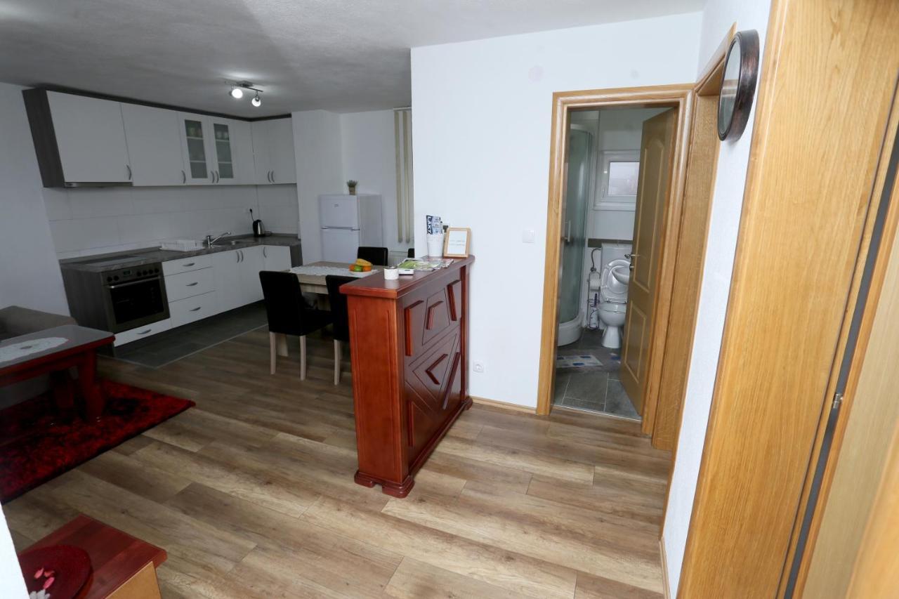 Apartmani Mila Laktasi Ngoại thất bức ảnh